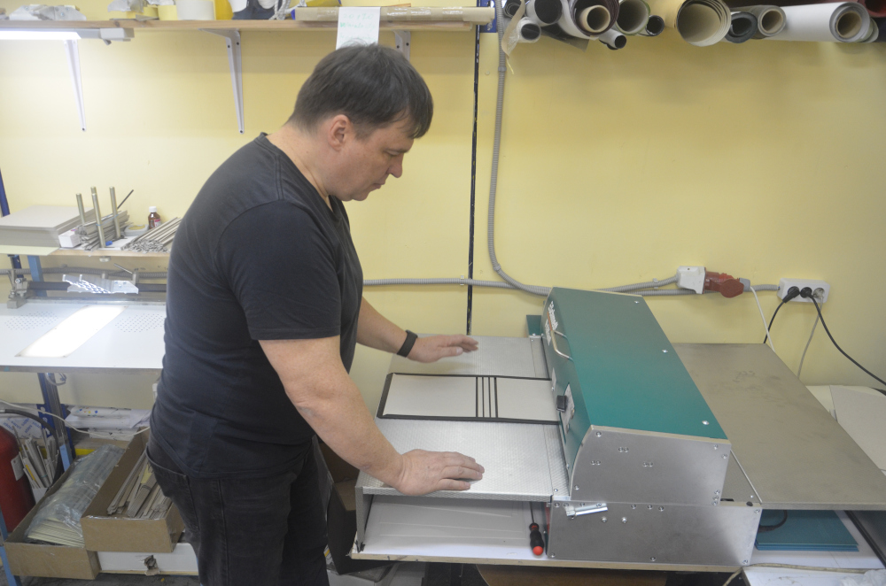 Типография MB Print (Москва) установила комплекс для изготовления профессионального твердого книжного переплета серии Schmedt XS — фото 2